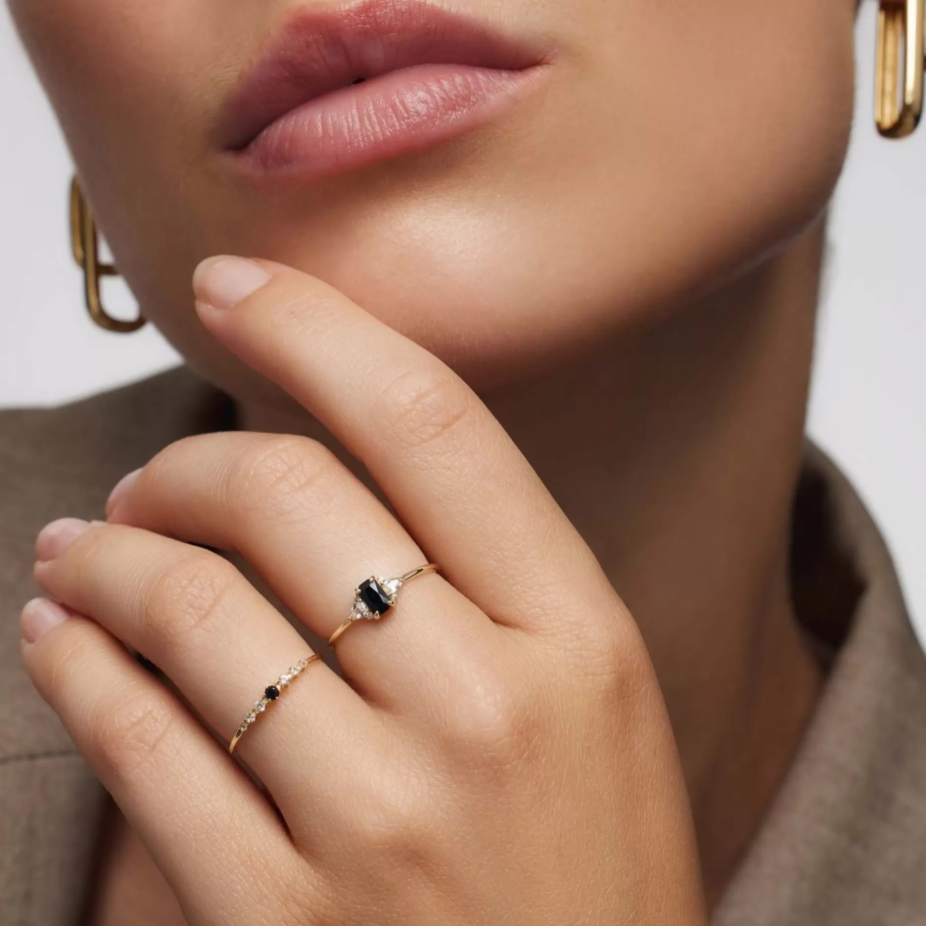 Eline Rosina Ringen^Black Spinel Baguette Ring 14K Yellow Gold