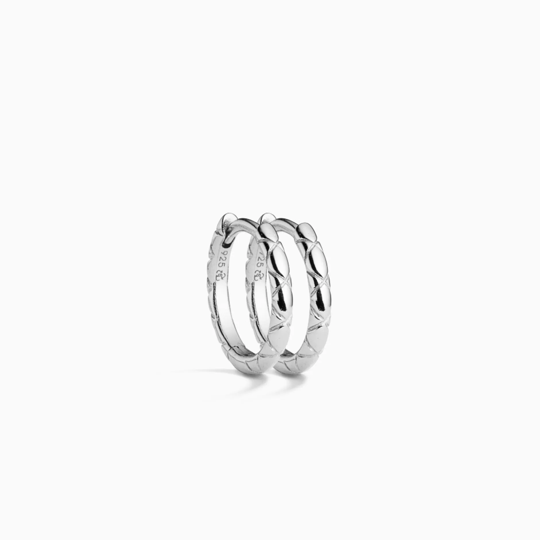 Eline Rosina Oorbellen^Essential Snake Huggies (M) Sterling Zilver