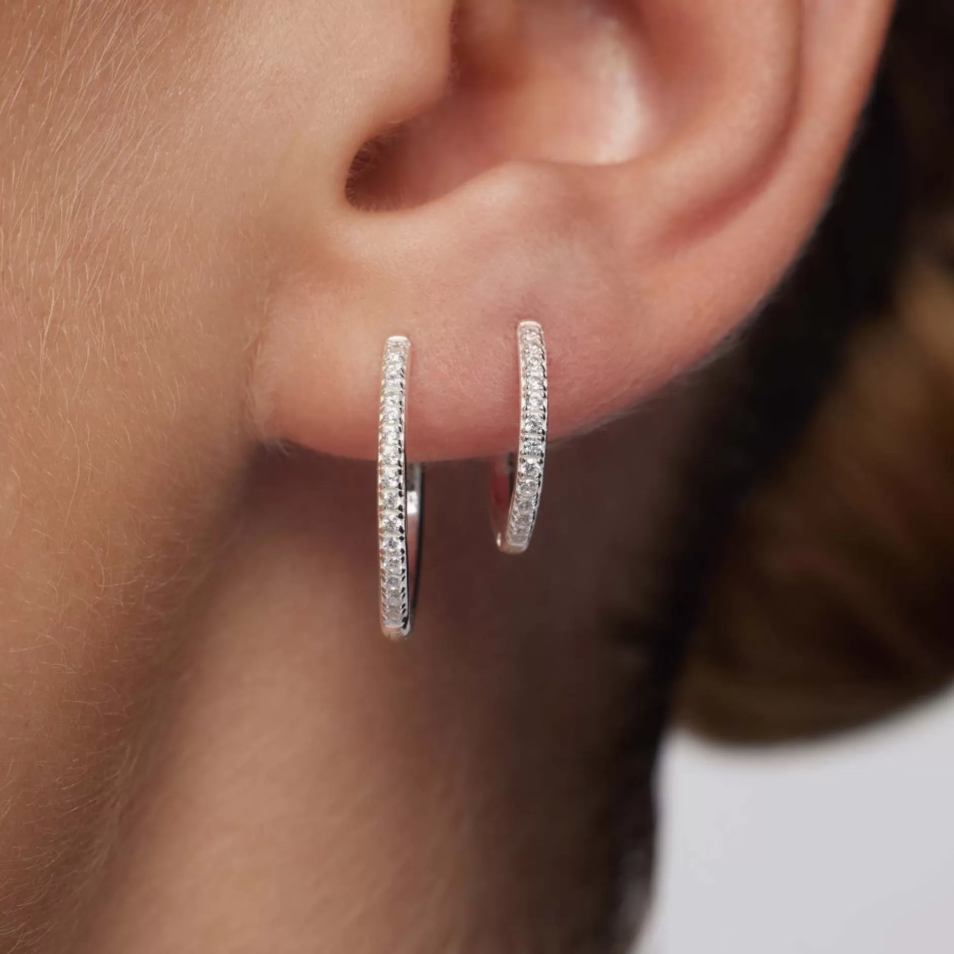 Eline Rosina Oorbellen^Essential Zirconia Huggies (Xs) Sterling Silver