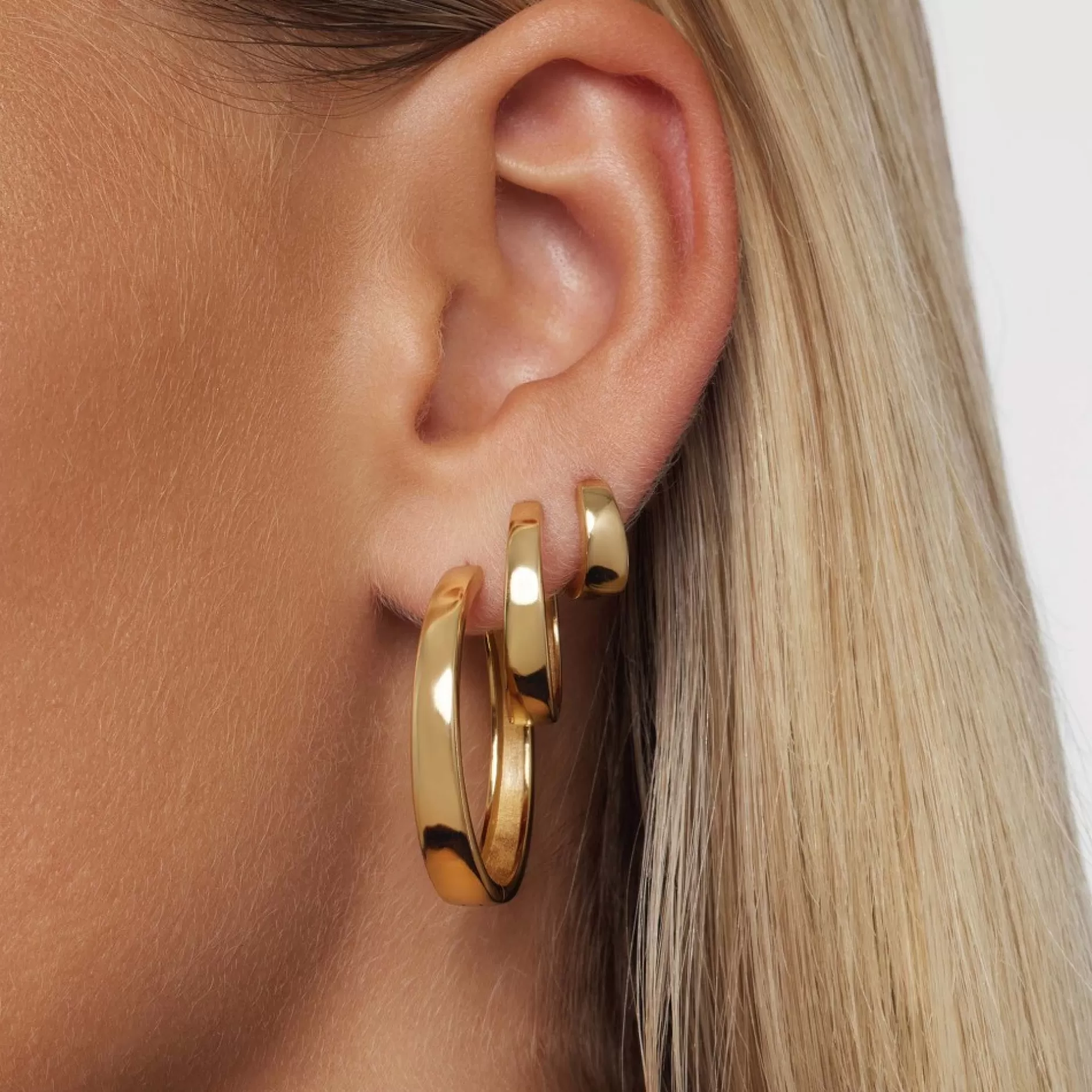 Eline Rosina Oorbellen^Gia Statement Hoops Gold Plated Sterling Zilver