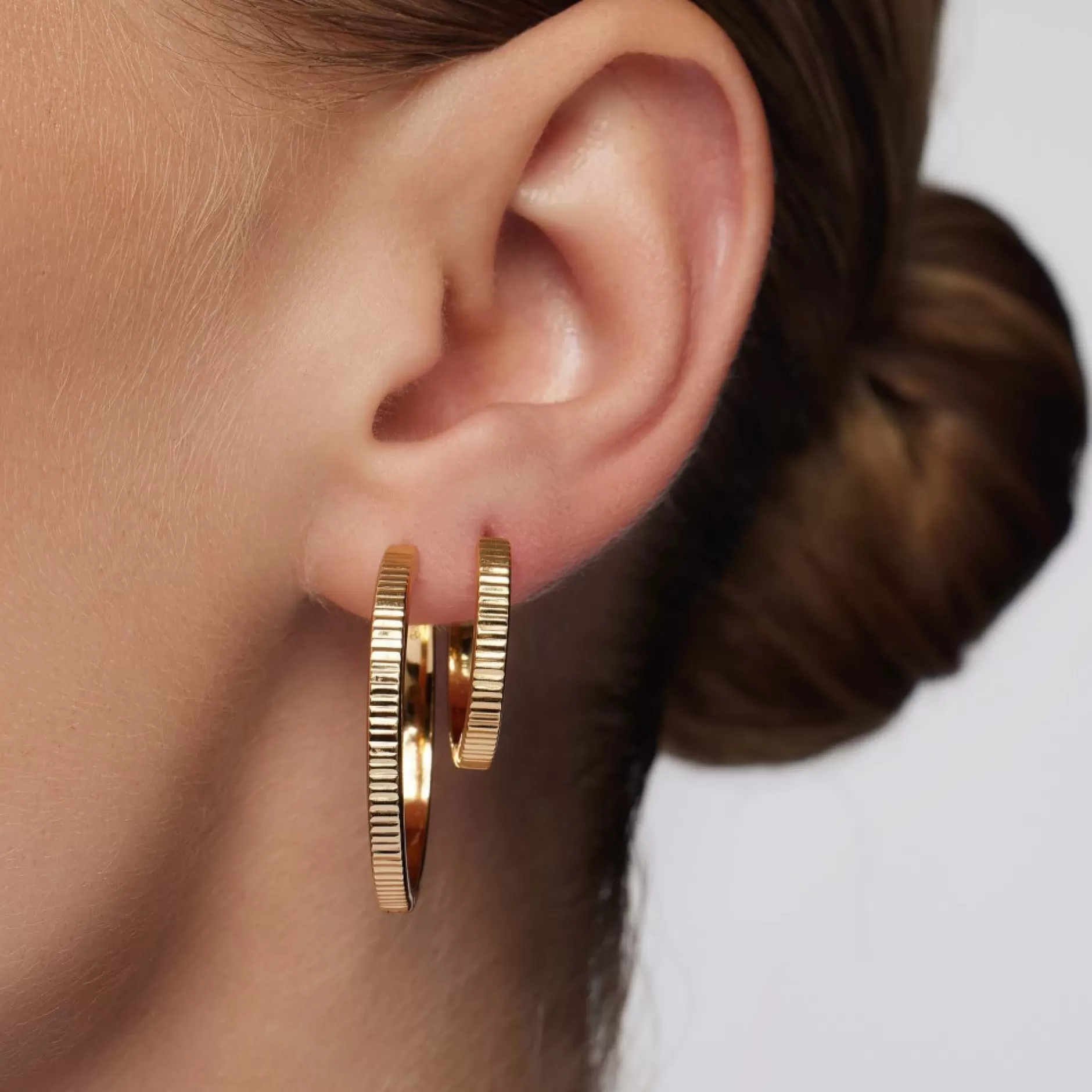 Eline Rosina Oorbellen^Hailey Statement Hoops Gold Plated Sterling Zilver