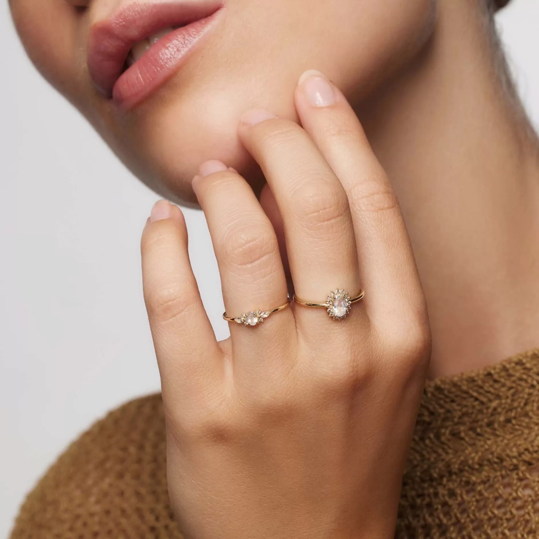 Eline Rosina Ringen^Moonstone Muse Ring 14K Yellow Gold